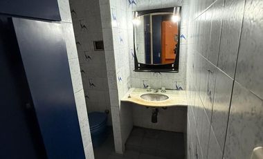 Casa de Tres ambientes con Local y Quincho en Venta