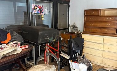 Casa de Tres ambientes con Local y Quincho en Venta