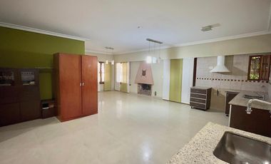 Amplio chalet en venta en Moron Norte