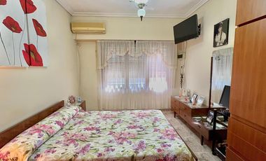 Amplio chalet en venta en Moron Norte