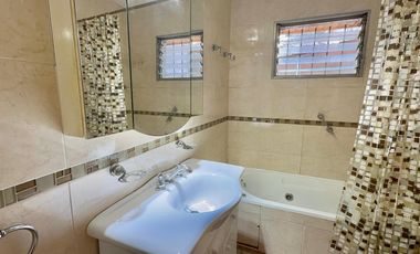 Amplio chalet en venta en Moron Norte