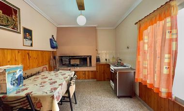 Amplio chalet en venta en Moron Norte