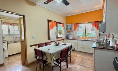 Amplio chalet en venta en Moron Norte