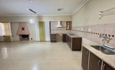 Amplio chalet en venta en Moron Norte