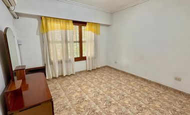 Amplio chalet en venta en Moron Norte