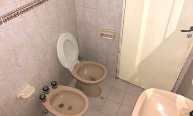 Casa en venta 1 dormitorio + comodín y cochera doble