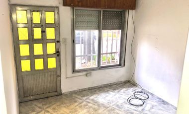 Casa en venta 1 dormitorio + comodín y cochera doble