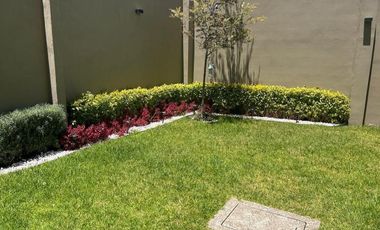 RENTA DE CASA EN VILLA CARRIEDO