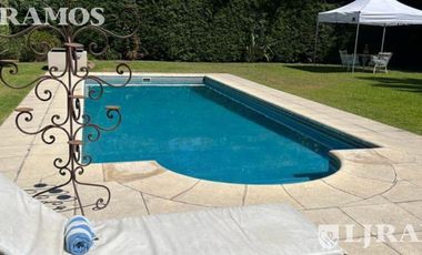 Hermosa Casa en Venta en Septiembre con piscina- Impecable estado PG