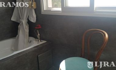 Hermosa Casa en Venta en Septiembre con piscina- Impecable estado PG