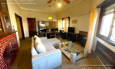 Casa de 5 ambientes en venta, próxima al centro de Quilmes.