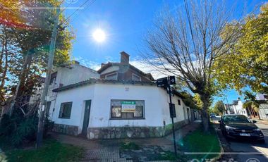 Casa de 5 ambientes en venta, próxima al centro de Quilmes.