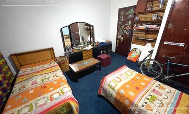 Casa de 5 ambientes en venta, próxima al centro de Quilmes.