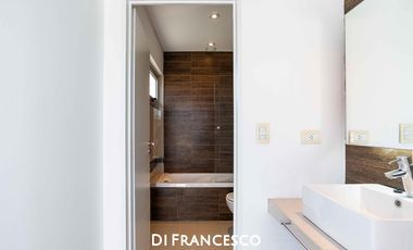 Venta - Departamento en TRIPLEX de 4 ambientes CON VISTA AL MAR en Pinamar