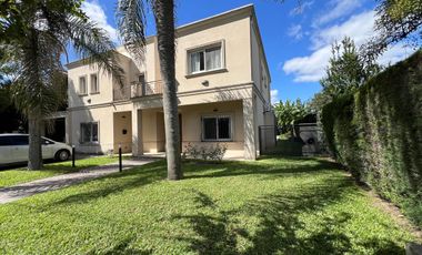 Casa en  venta en barrio Mapuche CC Pilar