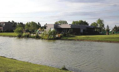 Hermoso Lote a Laguna en San Sebastian, Area 11