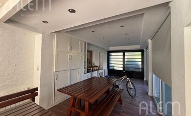 Hermosa Casa en  Echeverria del Lago.