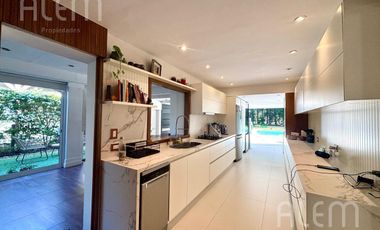 Hermosa Casa en  Echeverria del Lago.