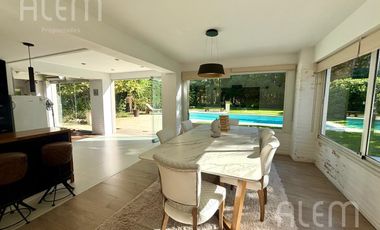 Hermosa Casa en  Echeverria del Lago.