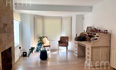 Hermosa Casa en  Echeverria del Lago.