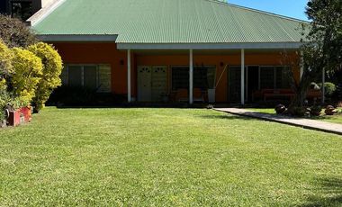 Casa en venta Burzaco con quincho y piscina!!!