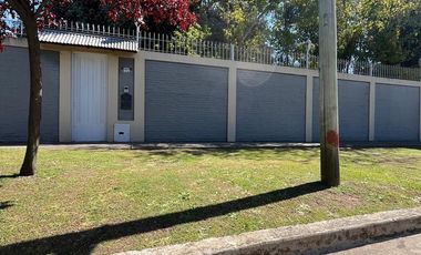 Casa en venta Burzaco con quincho y piscina!!!