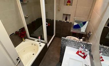Casa en venta Burzaco con quincho y piscina!!!