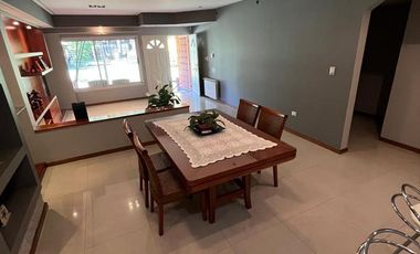 Casa en venta Burzaco con quincho y piscina!!!