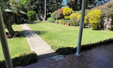 Casa en venta Burzaco con quincho y piscina!!!