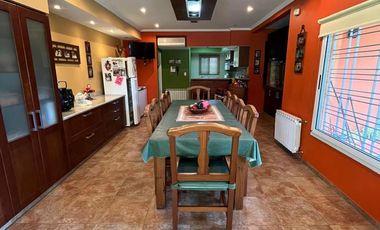 Casa en venta Burzaco con quincho y piscina!!!