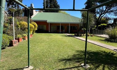 Casa en venta Burzaco con quincho y piscina!!!