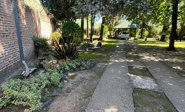 Casa en venta Burzaco con quincho y piscina!!!