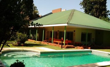 Casa en venta Burzaco con quincho y piscina!!!