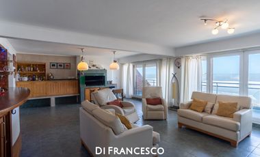 Departamento FRENTE AL MAR  PINAMAR CON COCHERA 7 AMBIENTES - ASCENSOR