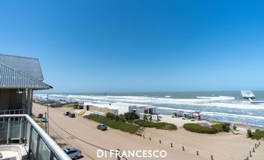 Departamento FRENTE AL MAR  PINAMAR CON COCHERA 7 AMBIENTES - ASCENSOR