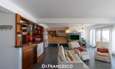 Departamento FRENTE AL MAR  PINAMAR CON COCHERA 7 AMBIENTES - ASCENSOR