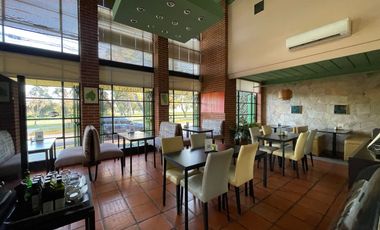 Local en  esquina varios destinos