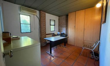 Local en  esquina varios destinos