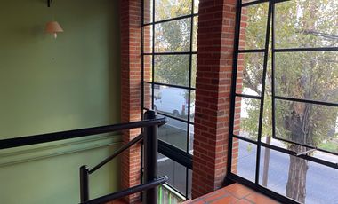 Local en  esquina varios destinos