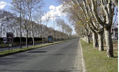 Local en  esquina varios destinos