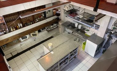 Local en  esquina varios destinos