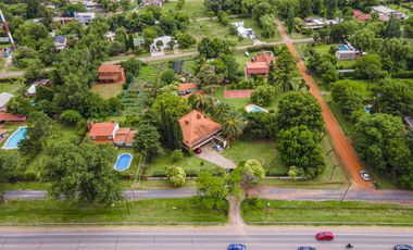 Quinta de 5 dormitorios sobre terreno de 3.744m² en Funes