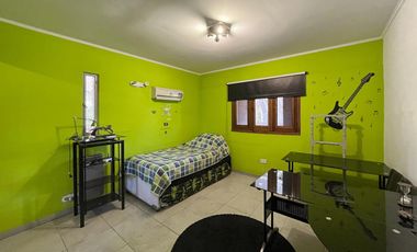 Quinta de 5 dormitorios sobre terreno de 3.744m² en Funes