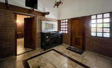 Quinta de 5 dormitorios sobre terreno de 3.744m² en Funes