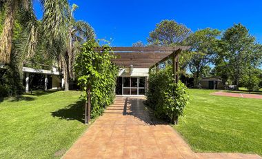 Quinta de 5 dormitorios sobre terreno de 3.744m² en Funes