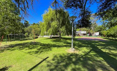 Quinta de 5 dormitorios sobre terreno de 3.744m² en Funes