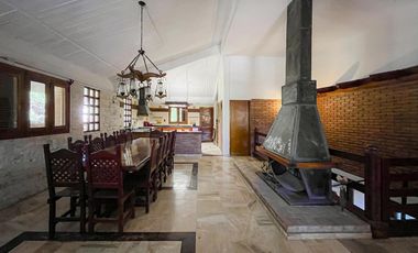 Quinta de 5 dormitorios sobre terreno de 3.744m² en Funes