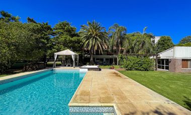 Quinta de 5 dormitorios sobre terreno de 3.744m² en Funes