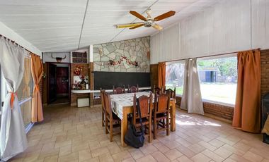 Quinta de 5 dormitorios sobre terreno de 3.744m² en Funes