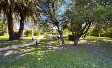 Quinta de 5 dormitorios sobre terreno de 3.744m² en Funes